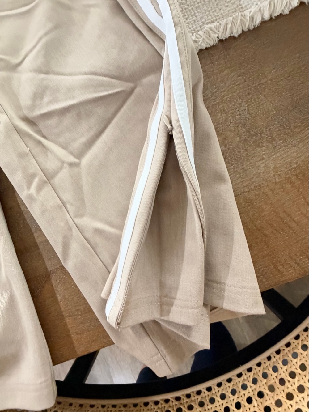 Evereve TALA Beige Wide-Leg Drawstring Track Pants with White Side Stripes - Picture 4 of 6